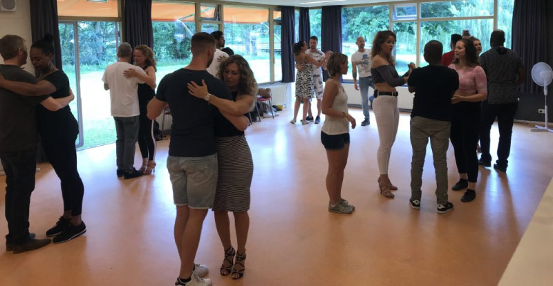 apeldoorn-kizomba-lessen-kizomba-apeldoorn-kizomba-beginners-in-apeldoorn-Salsafever